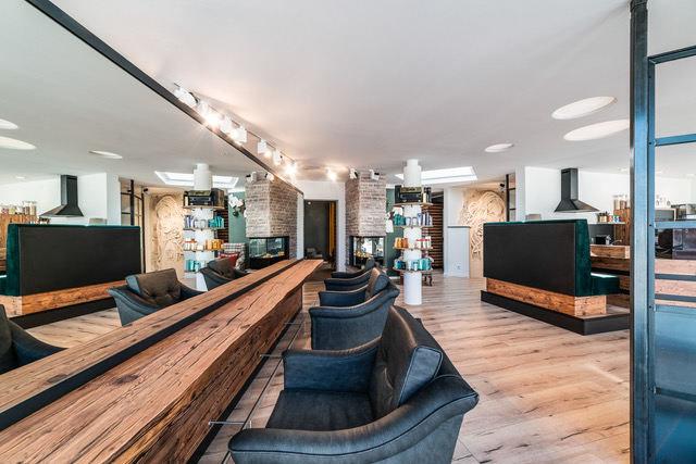 Bedienungsplatz doppelseitig im Industrial Comfort Stil